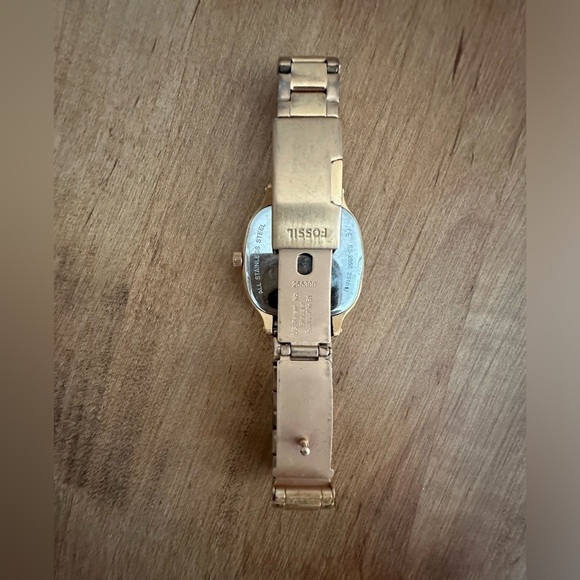 Fossil Brand Rose Gold Watch Square Face White Interior Colour Adjustable Strap - Picture 3 of 10